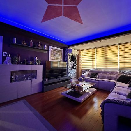 Appartamento Madera De Olmo Madrid Esterno foto