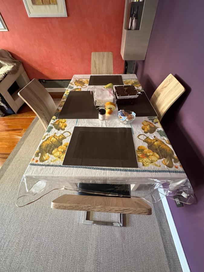 Appartamento Madera De Olmo Madrid Esterno foto