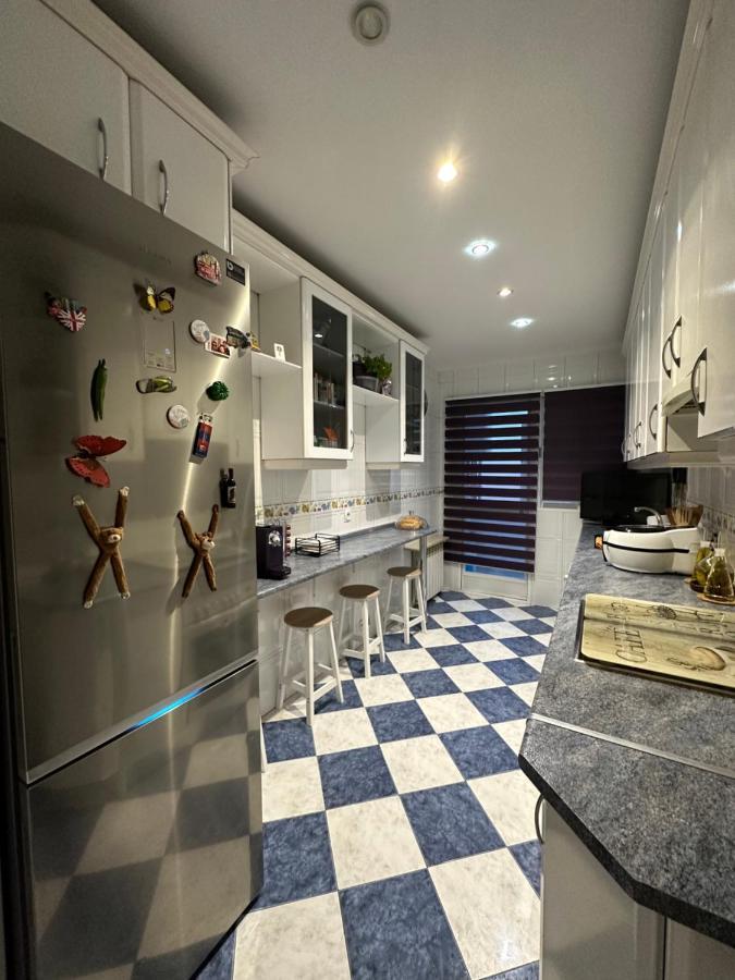 Appartamento Madera De Olmo Madrid Esterno foto
